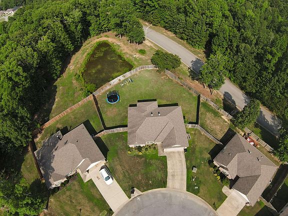 4th image of 2009 Dandelion Dr
