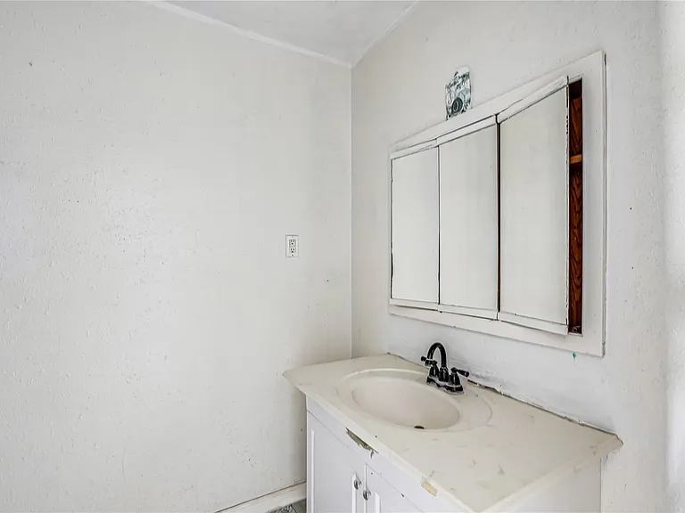 7707 Nordling Rd — Photo 13
