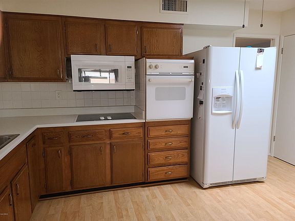 3rd image of 10911 W Saratoga Cir