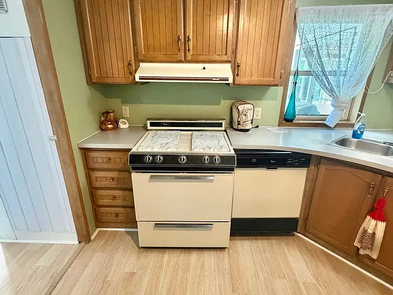166 Smith Ln — Photo 4