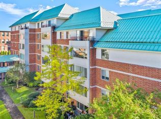 193 Oak St APT 305, Newton, MA 02464