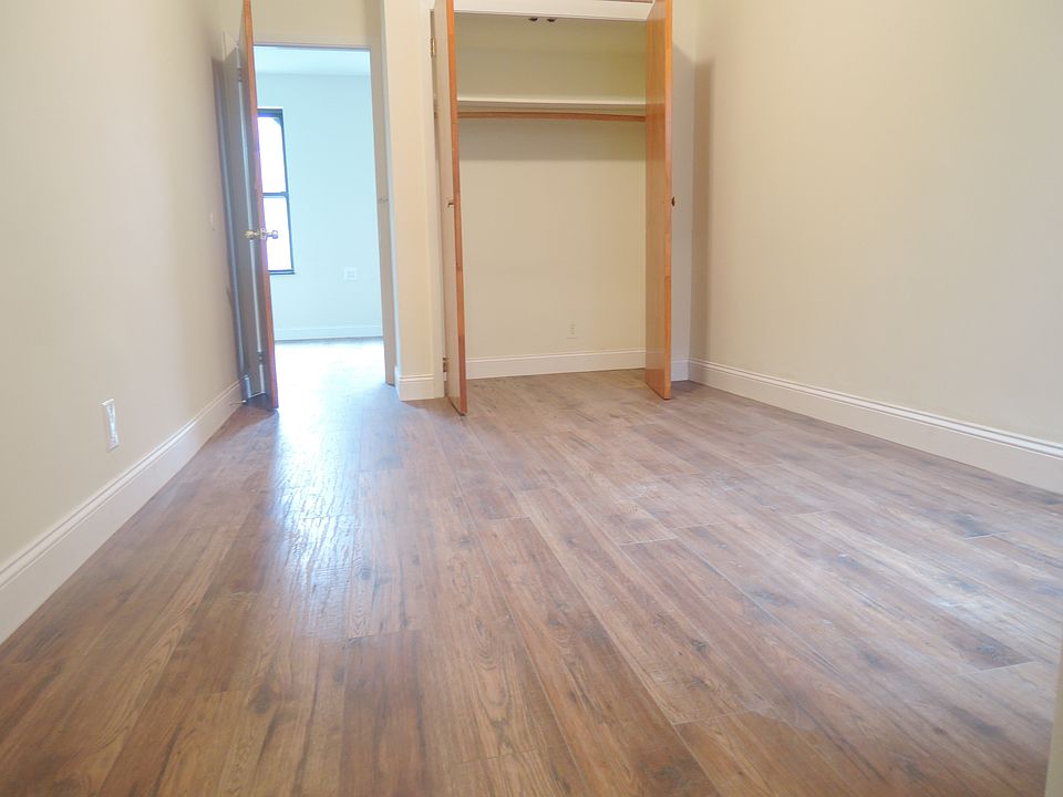 2nd image of 3230 48th St