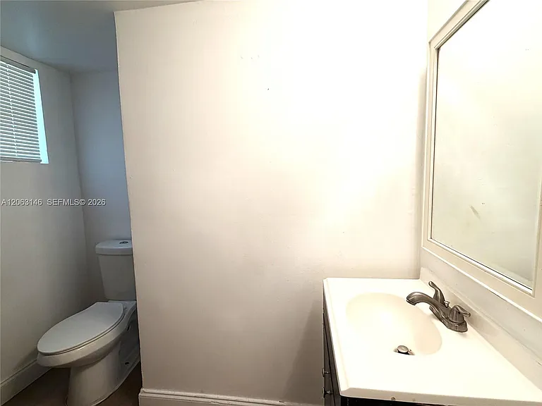 1770 NE 191st St #204-1 — Photo 11