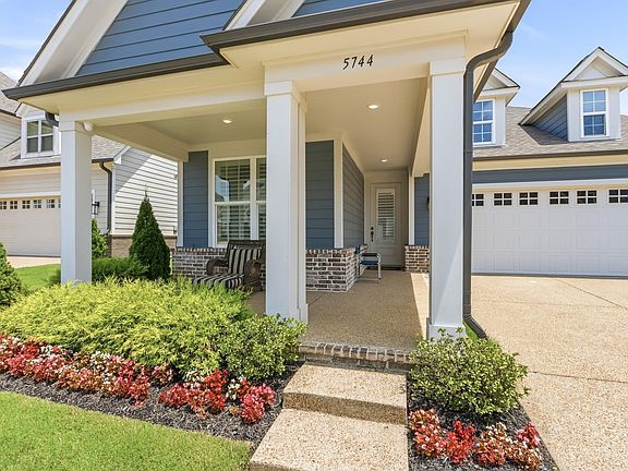4th image of 5744 Hollow Oak Dr E