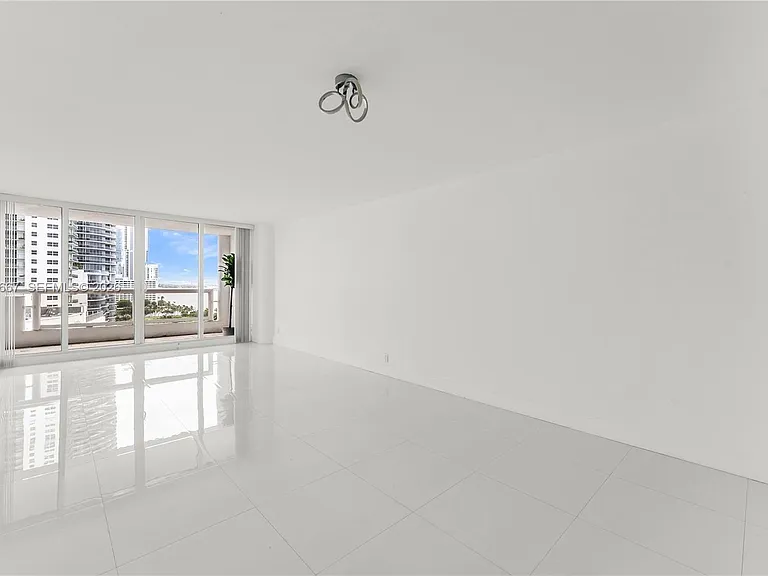 1717 N Bayshore Dr #A-1650 — Photo 22