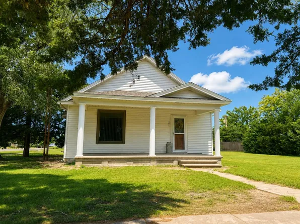 301 N Kansas Ave, Ness City, KS 67560
