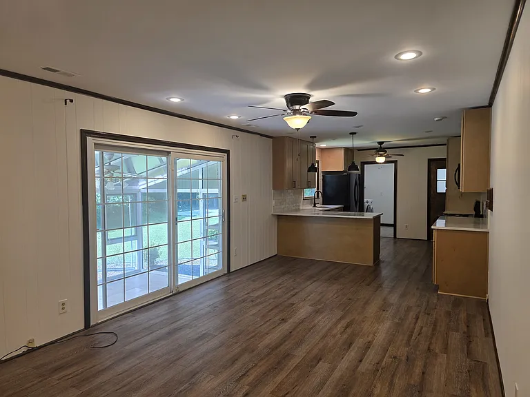 7307 Monaco Dr — Photo 4