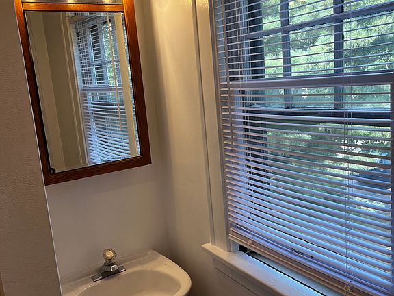 4th image of 3144 Indianola Ave