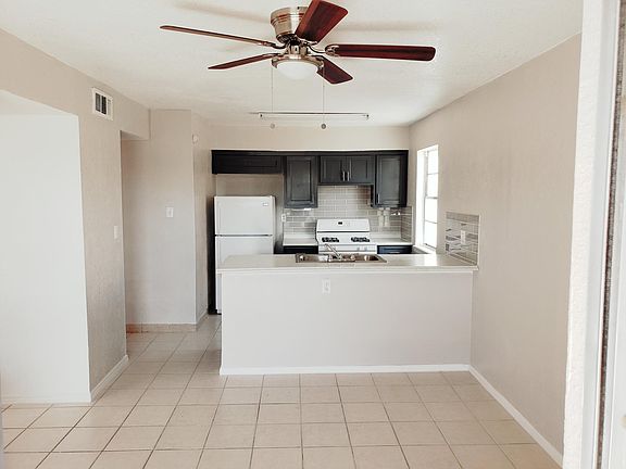 2nd image of 2621 Red Sails Dr #B