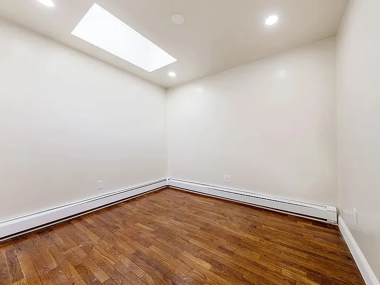 16 Roosevelt Pl #3 — Photo 11
