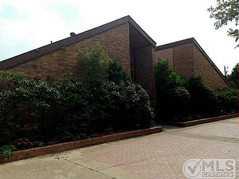 2nd image of 1417 Whispering Dell Ct