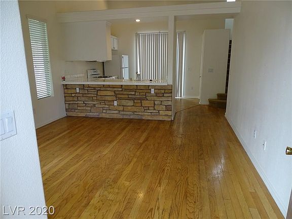 4th image of 7586 Alexander Hills St