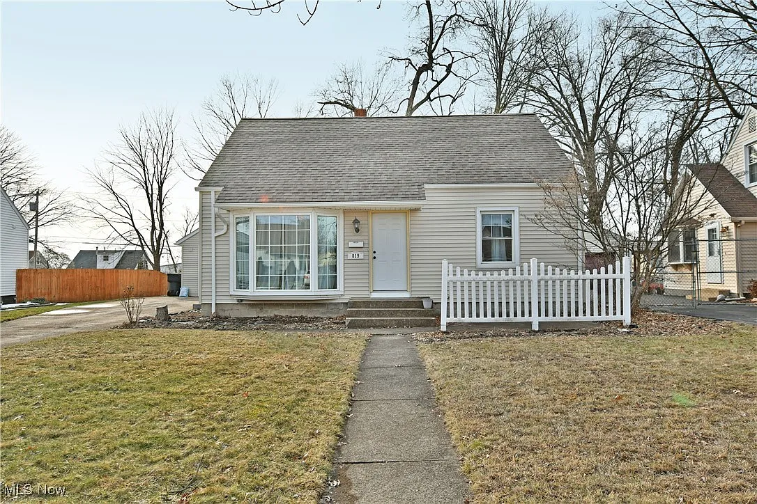 819 Bonnie Brae Ave NE photo 1