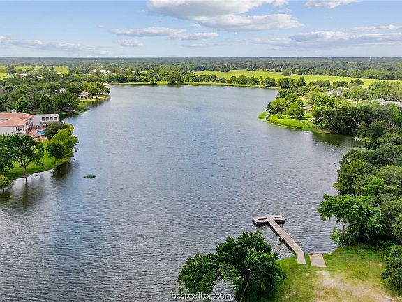 4th image of 10700 Lakefront Dr