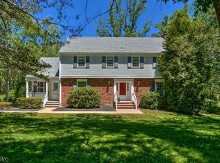 2 Cedar Pl, Gladstone, NJ 07934