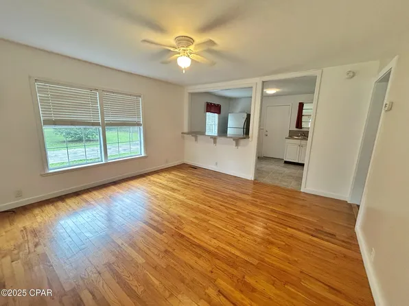 1229 Harrison Ave, Chipley, FL 32428