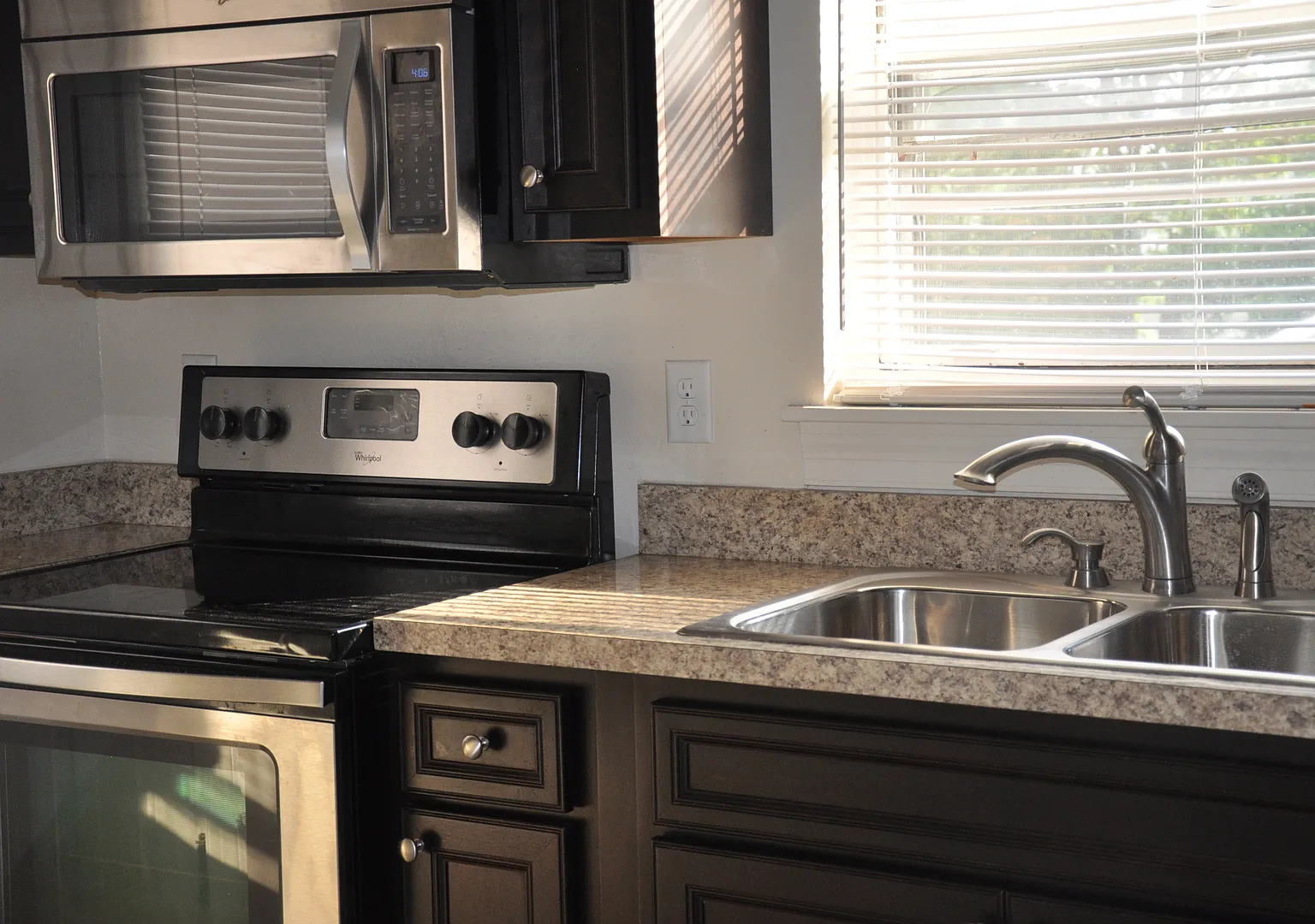 Pre-Leasing Now for the Fall Semester 2026 — Photo 3