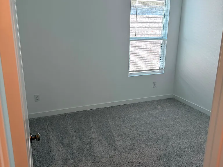2504 Clyde Rd — Photo 6