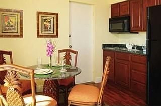 Dining/kitchen area