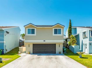 10048 SW 221st St, Cutler Bay, FL 33190