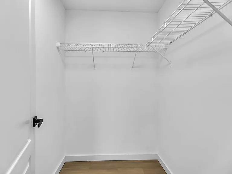 The Ariel - Beautifully Renovated! — Photo 17