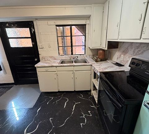 4th image of 606 1/2 Coleman St