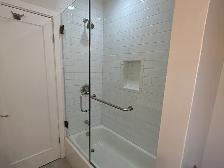 239 S Madison Ave — Photo 9