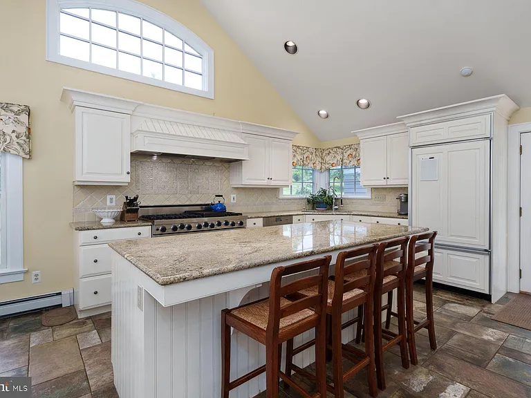 821 Pretty Brook Rd — Photo 11