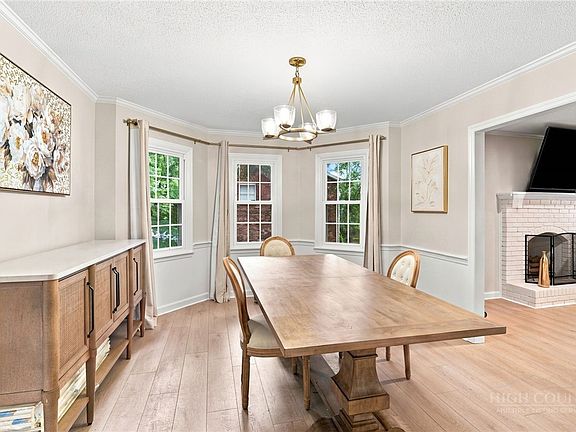 5th image of 436 Peace Haven Road