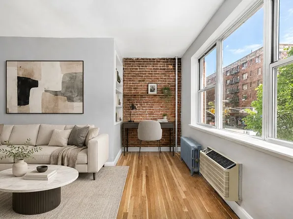 459 Hudson St APT 2A, New York, NY 10014