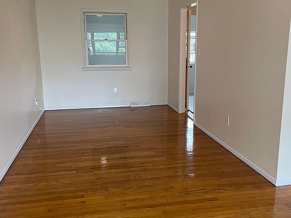 3rd image of 67 Hillcrest Ave APT 2