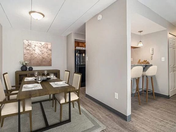 3rd image of 835 N Notre Dame Ave #1A