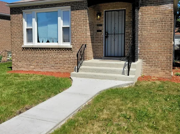 9817 S University Ave, Chicago, IL 60628