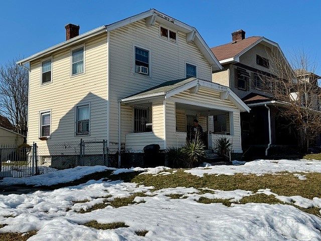 1st image of 1135 Windsor Ave