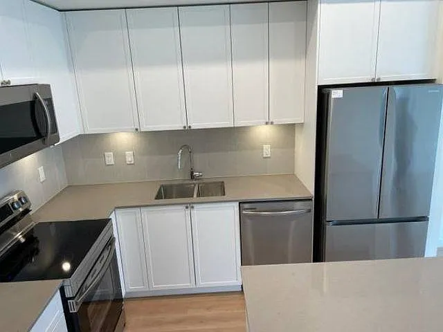 2 bed, 626 sqft, $1,800 — Photo 2