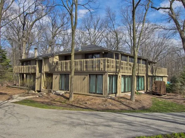 303 Deerpath E #1605B, Fontana, WI 53125