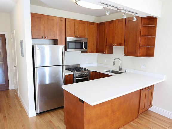 5th image of 2001 Pierce St APT 37