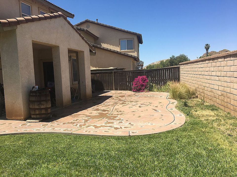 2nd image of 1498 Albillo Loop