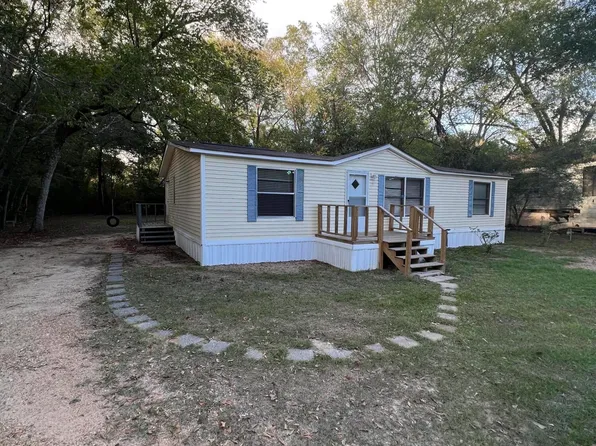 19 W Division St, Foxworth, MS 39483