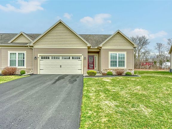 2nd image of 16 Harbour Oaks Way