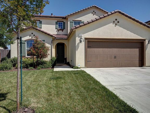 2nd image of 2207 Cerra Vista Dr