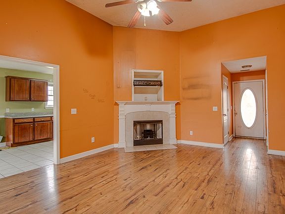 2nd image of 3329 Hardwood Dr