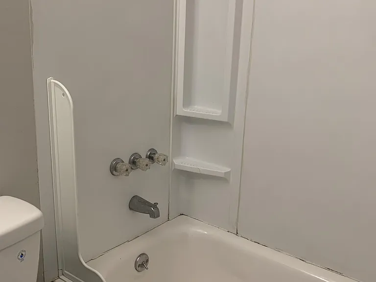 52 College Ave — Photo 10
