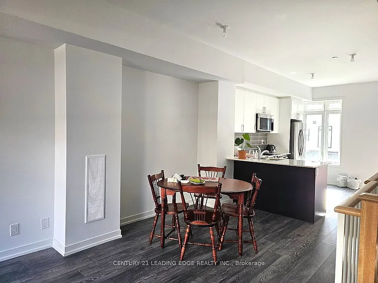 10 Spruce Pines Cres #2 — Photo 13