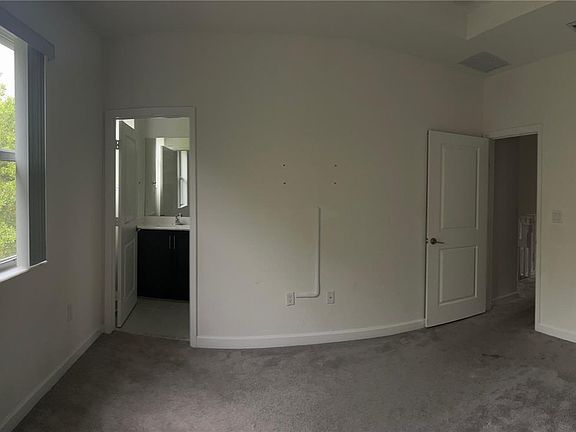 4th image of 2672 SE 19th St