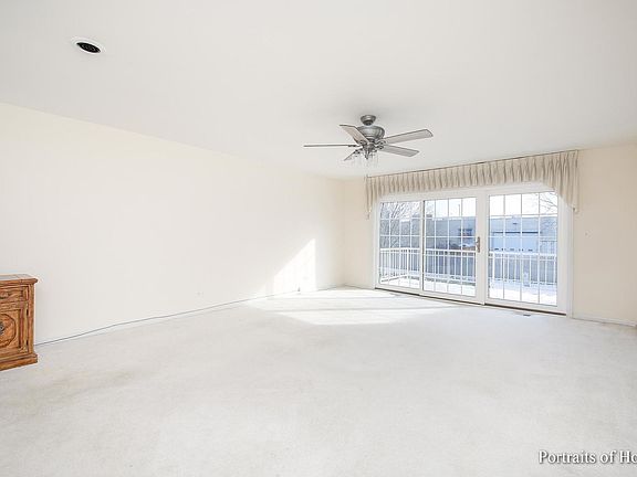 4th image of 124 Carriage Way Dr APT 210B