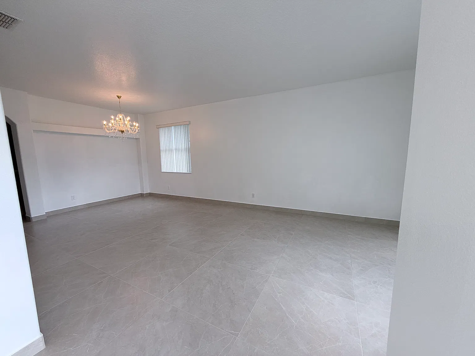 4 bed, 1952 sqft, $2,250 — Photo 4