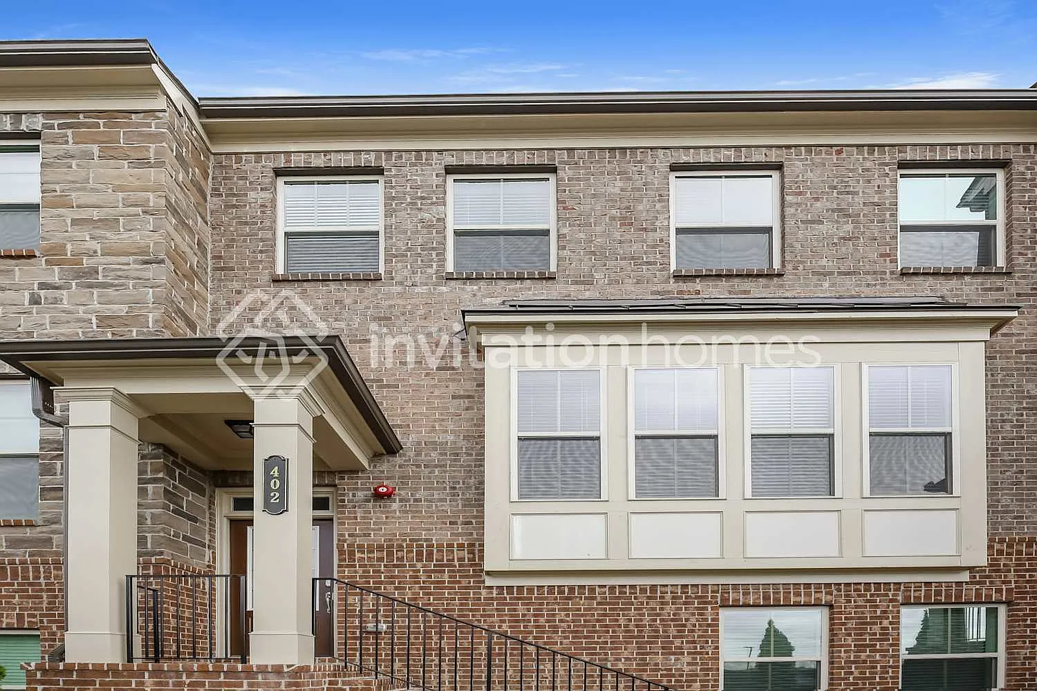402 Montclair Ct Woodstock, GA 30188 — Photo 1