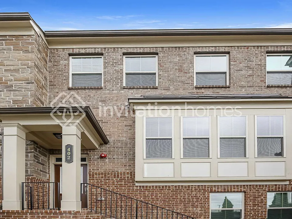 402 Montclair Ct