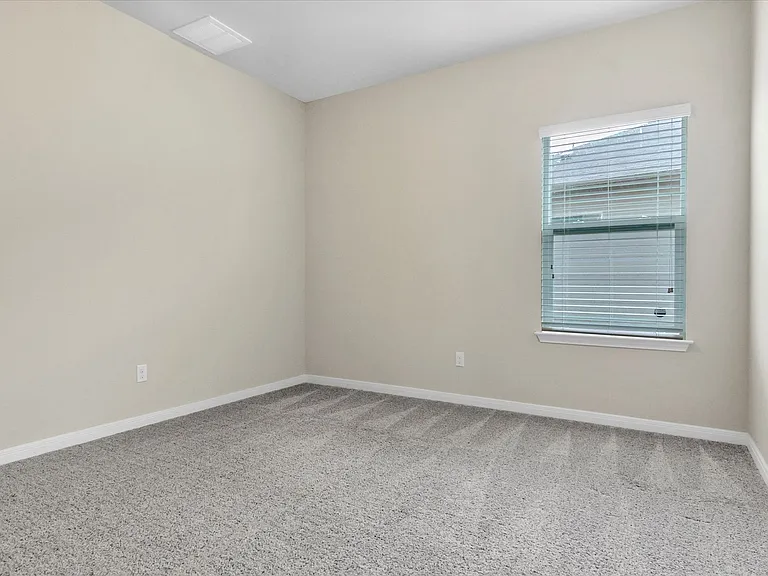 1013 Gaelic Dr — Photo 12